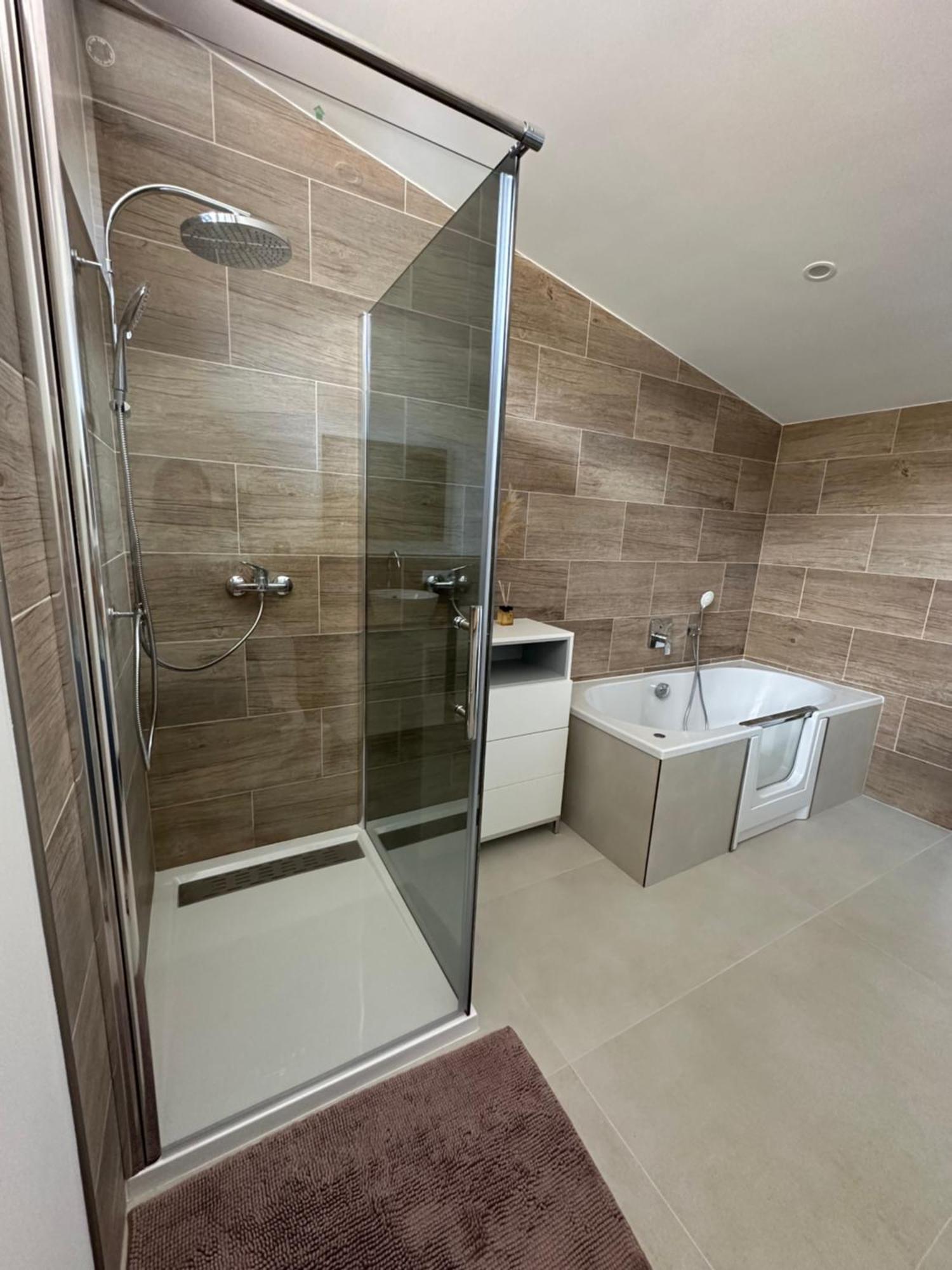 A&E Rooms Fernwald ภายนอก รูปภาพ